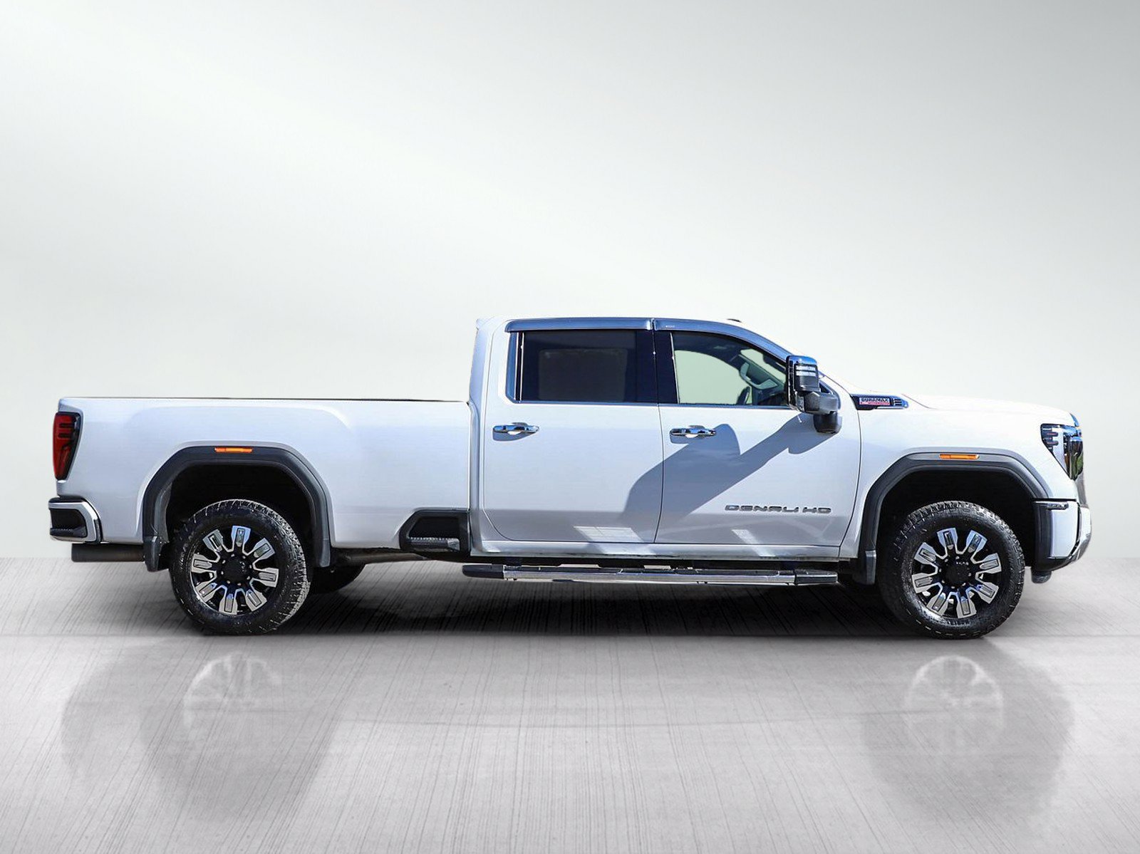Used 2024 GMC Sierra 2500 Denali w/ Denali Reserve Package AWD/4WD image 6