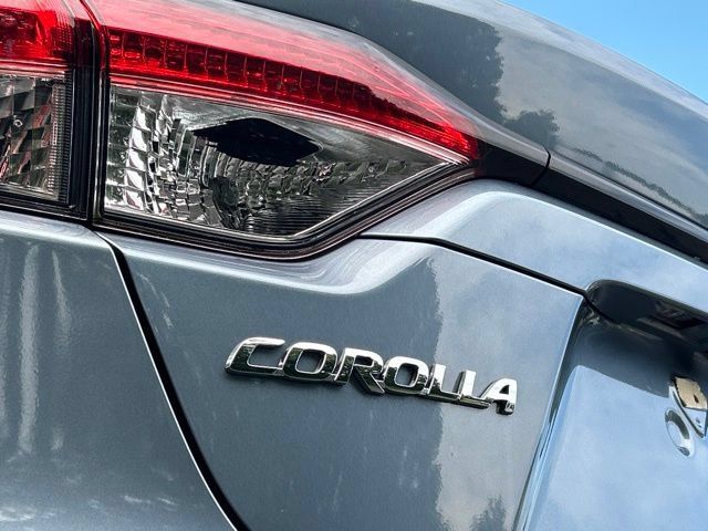 Used 2020 Toyota Corolla LE FWD image 13