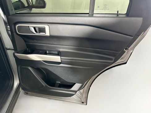 Used 2024 Ford Explorer XLT w/ Equipment Group 202A image 31