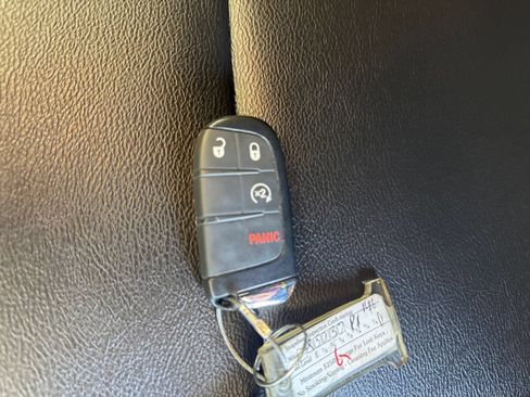 Used 2025 Jeep Compass Limited AWD/4WD image 25