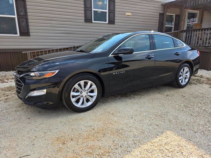 Used 2023 Chevrolet Malibu LT image 1