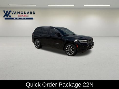Used 2022 Jeep Grand Cherokee Overland w/ Luxury Tech Group IV AWD/4WD image 2