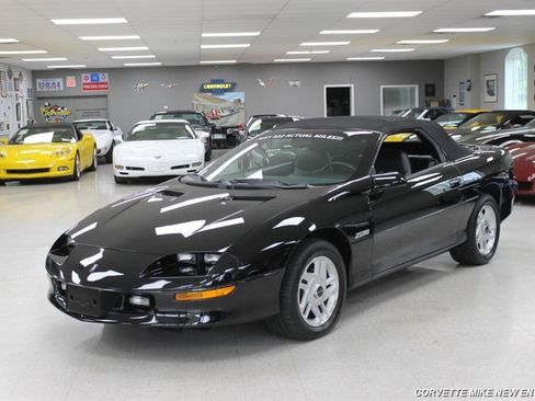 Used 1995 Chevrolet Camaro Z28 image 2