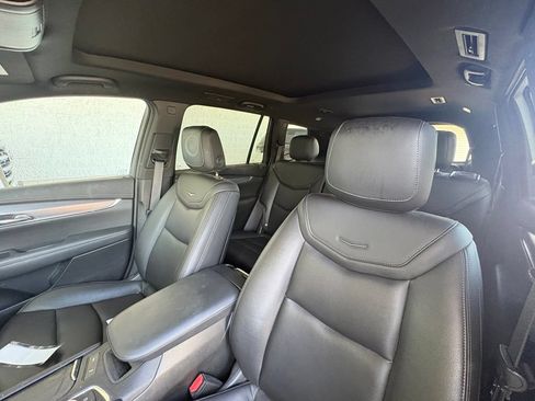 Used 2024 Cadillac XT6 Luxury AWD/4WD image 2