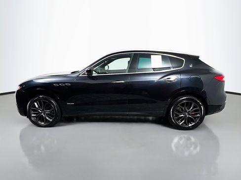Used 2018 Maserati Levante GranLusso AWD/4WD image 9