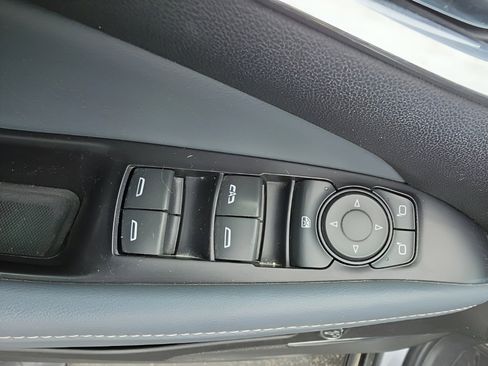 Used 2019 Buick Enclave Essence AWD/4WD image 15