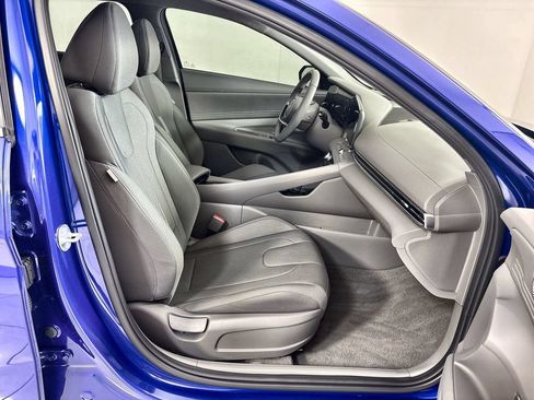 Certified 2025 Hyundai Elantra SEL w/ Cargo Package FWD image 26