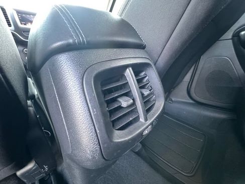 Used 2020 Jeep Cherokee Latitude FWD image 30