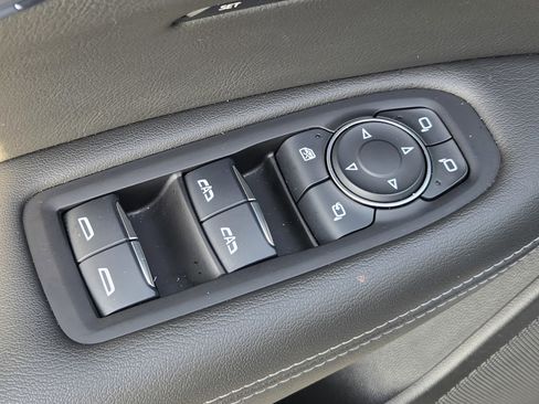 Certified 2025 Cadillac XT6 Premium Luxury image 17