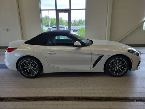 Used 2022 BMW Z4 sDrive30i w/ Driving Assistance Package RWD image 4
