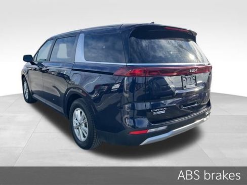 Certified 2024 Kia Carnival LX image 6