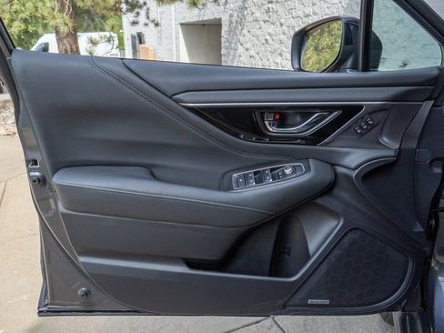 Used 2025 Subaru Outback Limited image 7