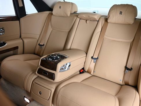 Used 2016 Rolls-Royce Ghost image 13