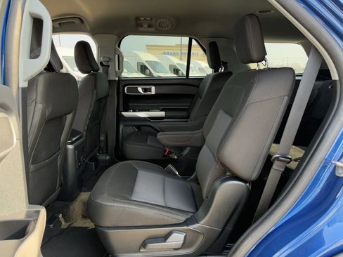 Used 2023 Ford Explorer XLT image 25