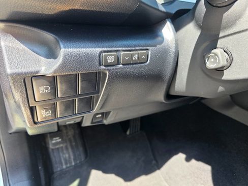 Used 2018 Lexus IS 300 AWD w/ Comfort Package image 15