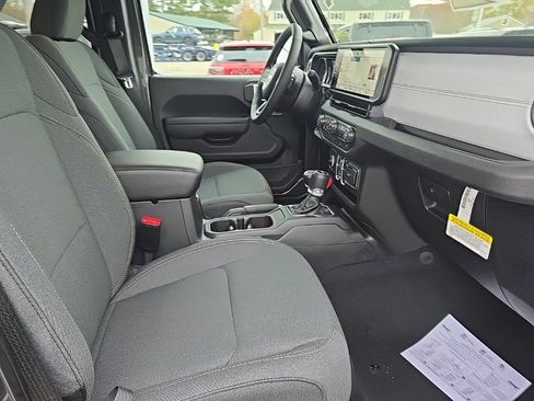 New 2026 Jeep Gladiator Sport image 11