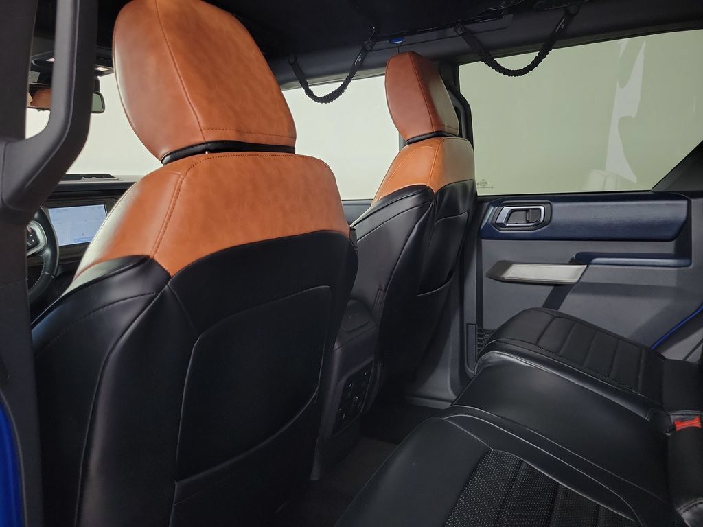 Used 2022 Ford Bronco Outer Banks AWD/4WD image 13