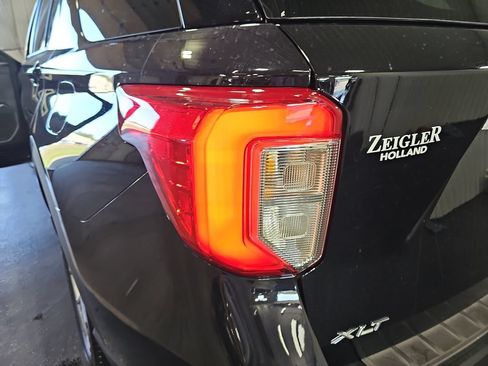 Used 2023 Ford Explorer XLT w/ Equipment Group 202A AWD/4WD image 36