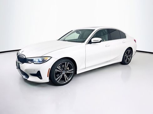 Used 2021 BMW 330i Sedan w/ Driving Assistance Package RWD image 3