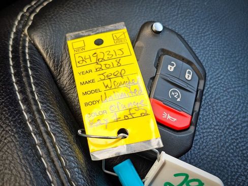 Used 2018 Jeep Wrangler Unlimited Sahara image 36