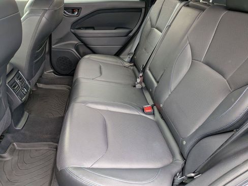 Used 2025 Subaru Forester Limited AWD/4WD image 32