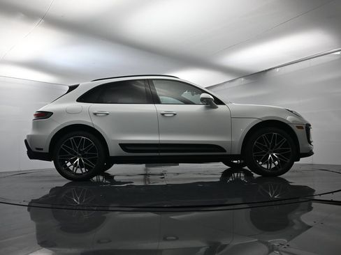 Certified 2026 Porsche Macan AWD/4WD image 53