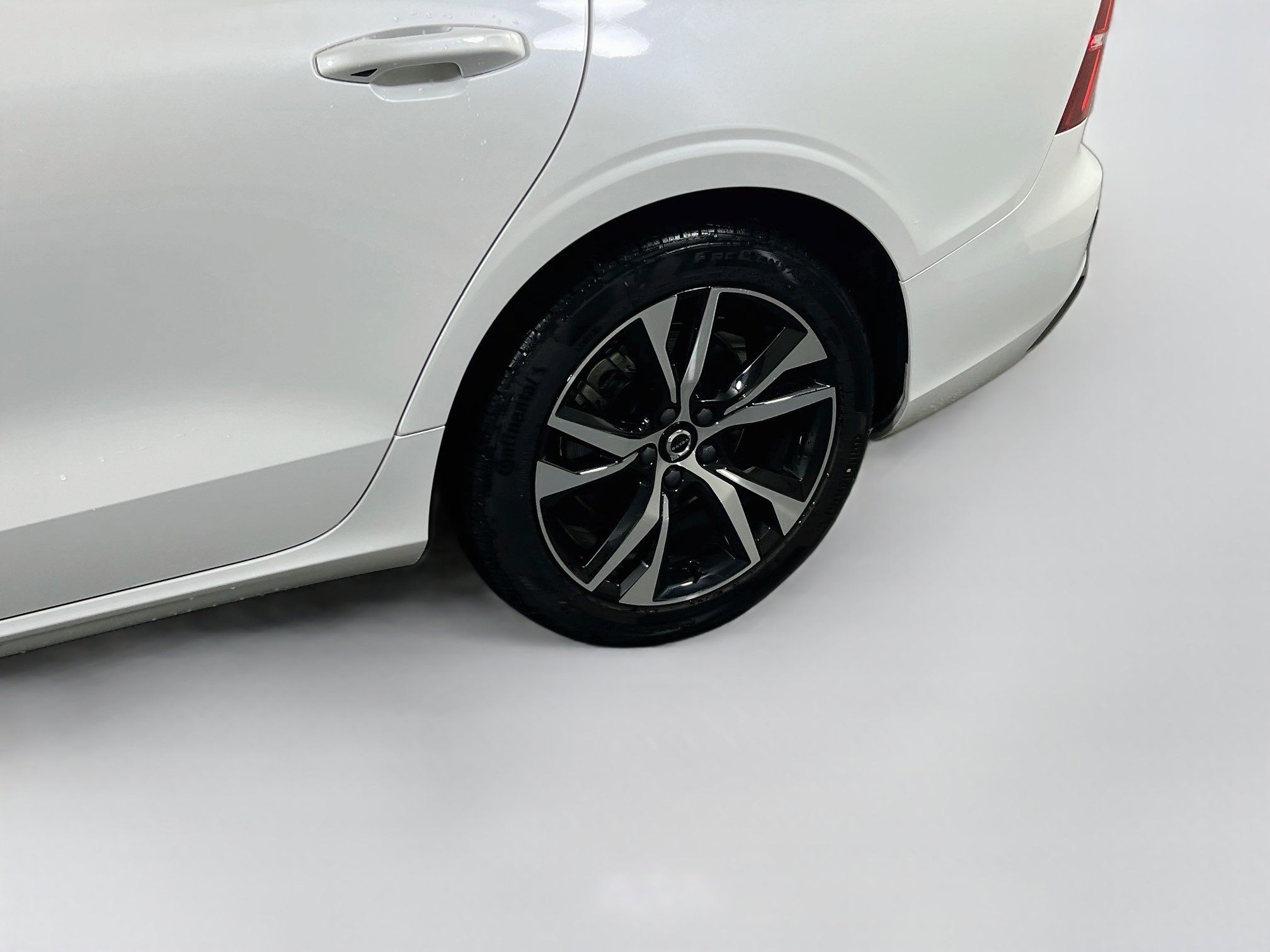 Used 2023 Volvo S60 B5 Core FWD image 30
