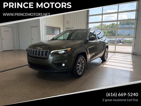 Used 2020 Jeep Cherokee Latitude Plus w/ Cold Weather Group AWD/4WD image 1