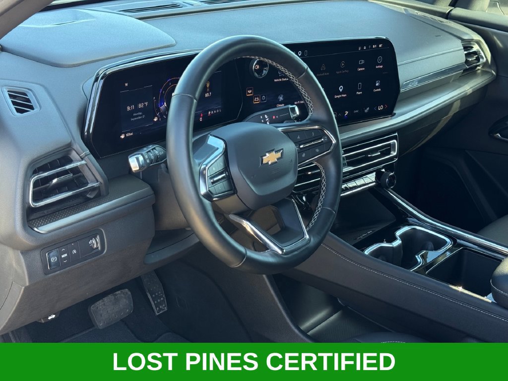 Used 2025 Chevrolet Traverse LT FWD image 8