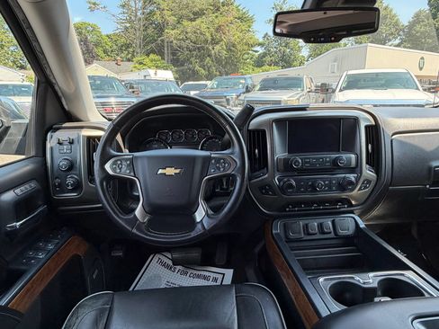 Used 2017 Chevrolet Silverado 1500 High Country AWD/4WD image 10