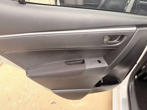 Used 2016 Toyota Corolla L FWD image 13