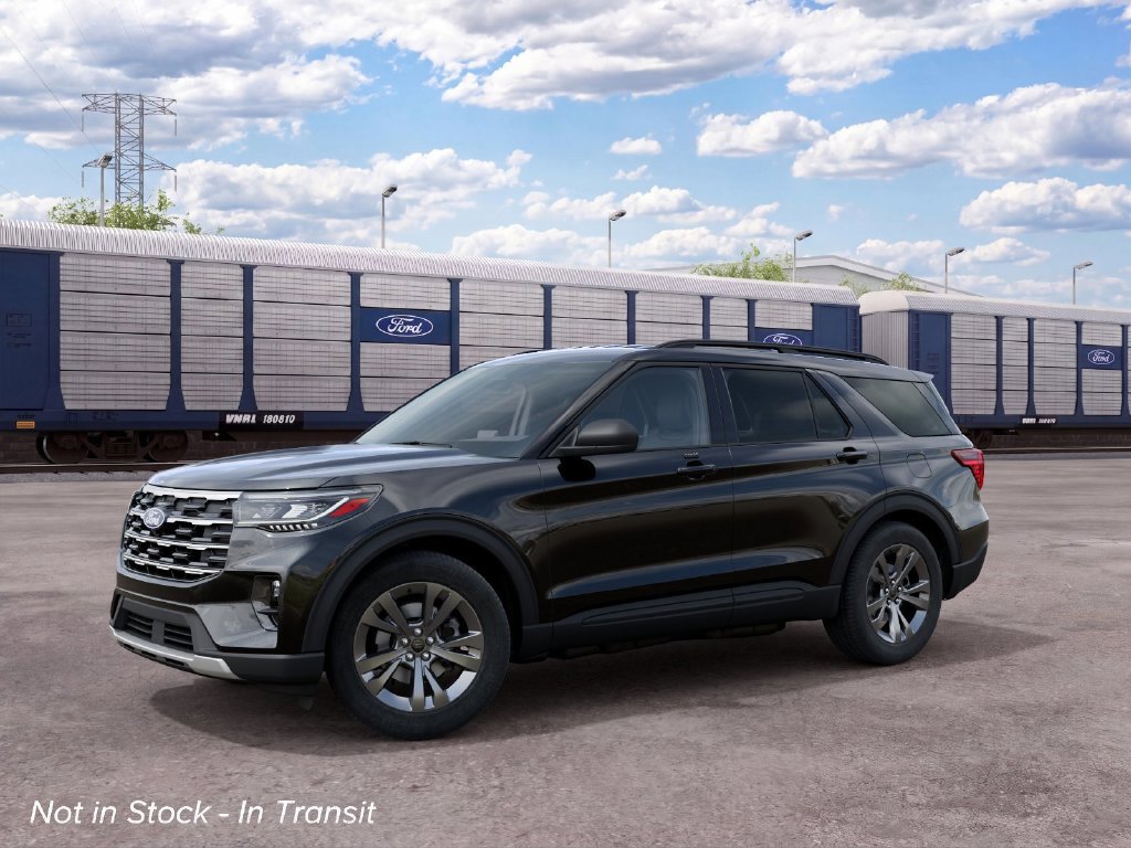 Used 2027 Ford Explorer Active w/ Active Comfort Package AWD/4WD image 3