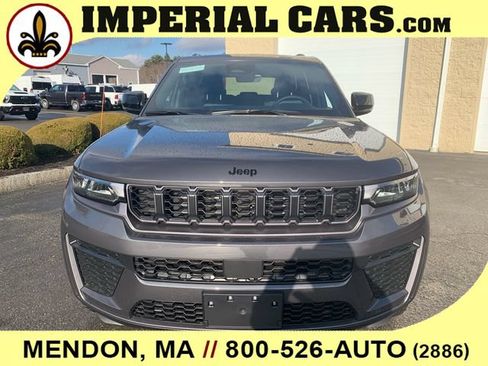 New 2026 Jeep Grand Cherokee Altitude AWD/4WD image 4