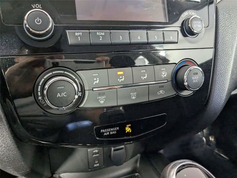 Used 2017 Nissan Rogue Sport S w/ S Appearance Package FWD image 24