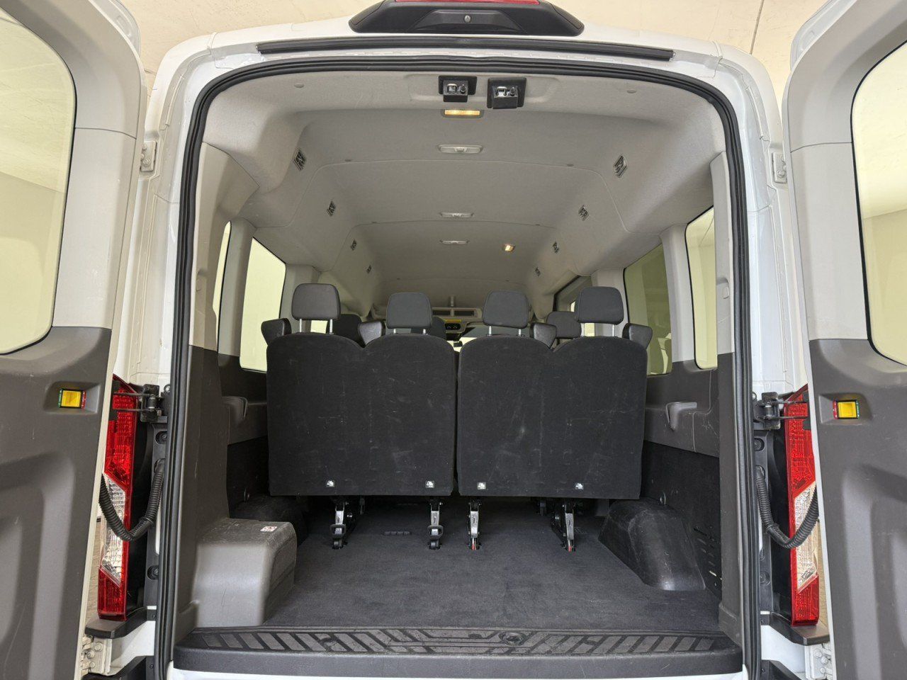 Used 2020 Ford Transit 350 XLT RWD image 7