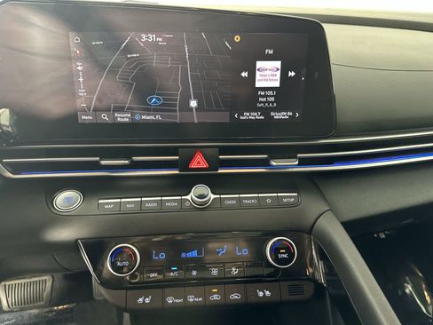 Used 2023 Hyundai Elantra Limited FWD image 21