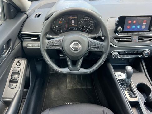 Used 2024 Nissan Altima 2.5 S image 14