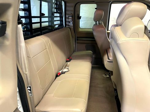 Used 2001 Ford F250 Lariat image 13