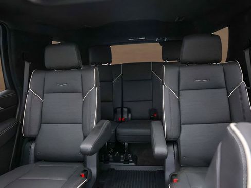 Certified 2025 Cadillac Escalade Sport w/ LPO, ONYX Package AWD/4WD image 19