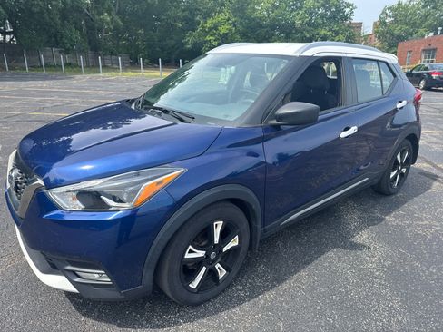 Used 2019 Nissan Kicks SR FWD image 1