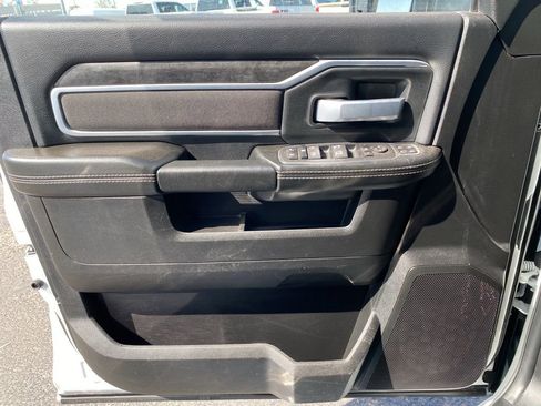 Used 2024 RAM 2500 Big Horn image 32