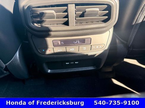 Certified 2025 Honda Pilot Touring image 39