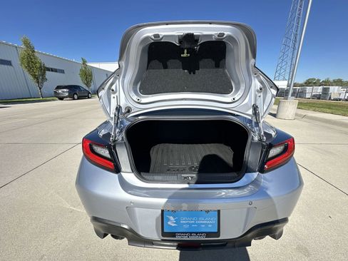 Used 2022 Toyota GR86 Premium w/ ALL Weather Mat Package (TMS) RWD image 21