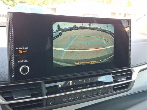 Certified 2025 Toyota Sienna XLE FWD image 16