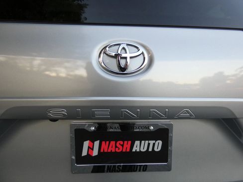 Used 2015 Toyota Sienna XLE image 49
