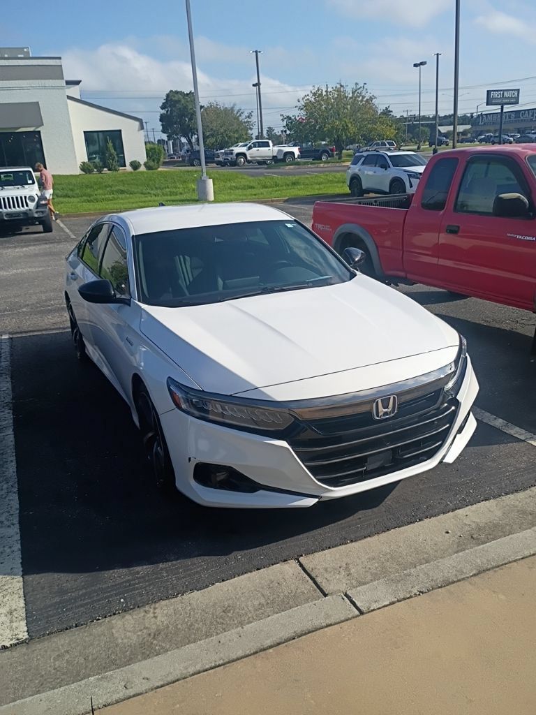 Used 2022 Honda Accord Sport image 2