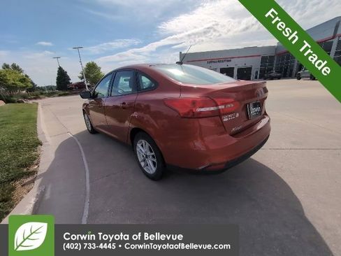 Used 2018 Ford Focus SE FWD image 6
