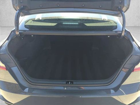 Used 2025 Toyota Camry SE w/ Convenience Package image 6
