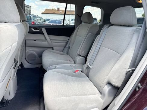 Used 2012 Toyota Highlander 4WD w/ Tech Pkg image 22