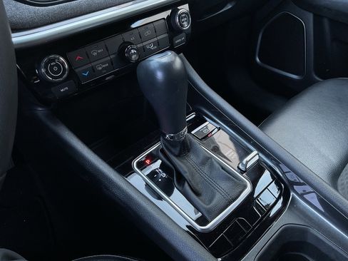 Used 2023 Jeep Compass Latitude image 35